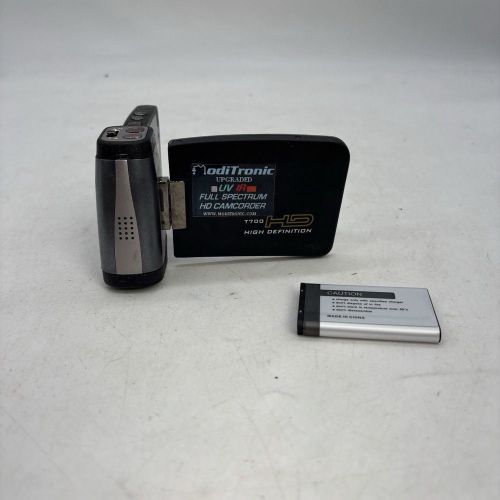 SVP High Definition T700 Camera Camcorder 5.0 Mega Pixels Untested Dead Battery